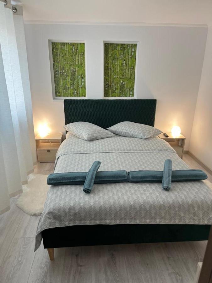 Green Apartments Oradea Buitenkant foto